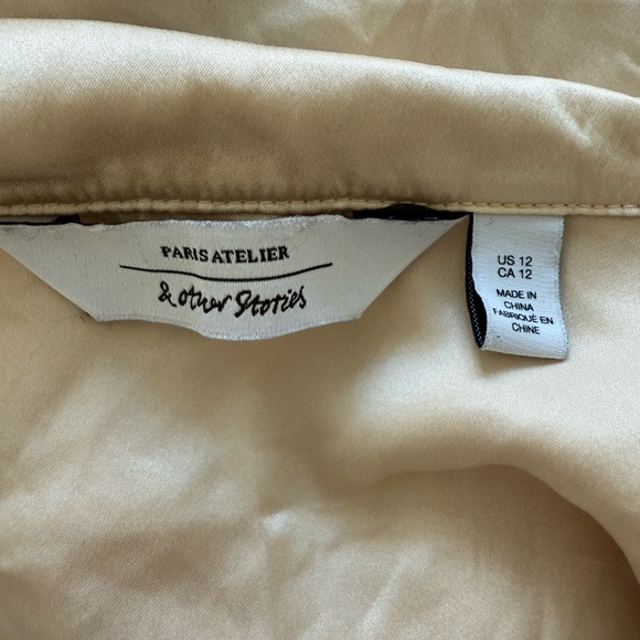 & Other Stories Silk Button-Up Short Sleeve Blouse Top Neutral Luxe Summer 12 - Picture 8 of 11